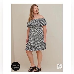 Torrid Size 4 Checkered Puff Sleeve Dress